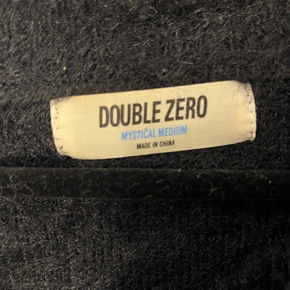 Double Zero by Shopboutique - Black Fuzzy bubble sleeve sweater. - Picture 2 of 2